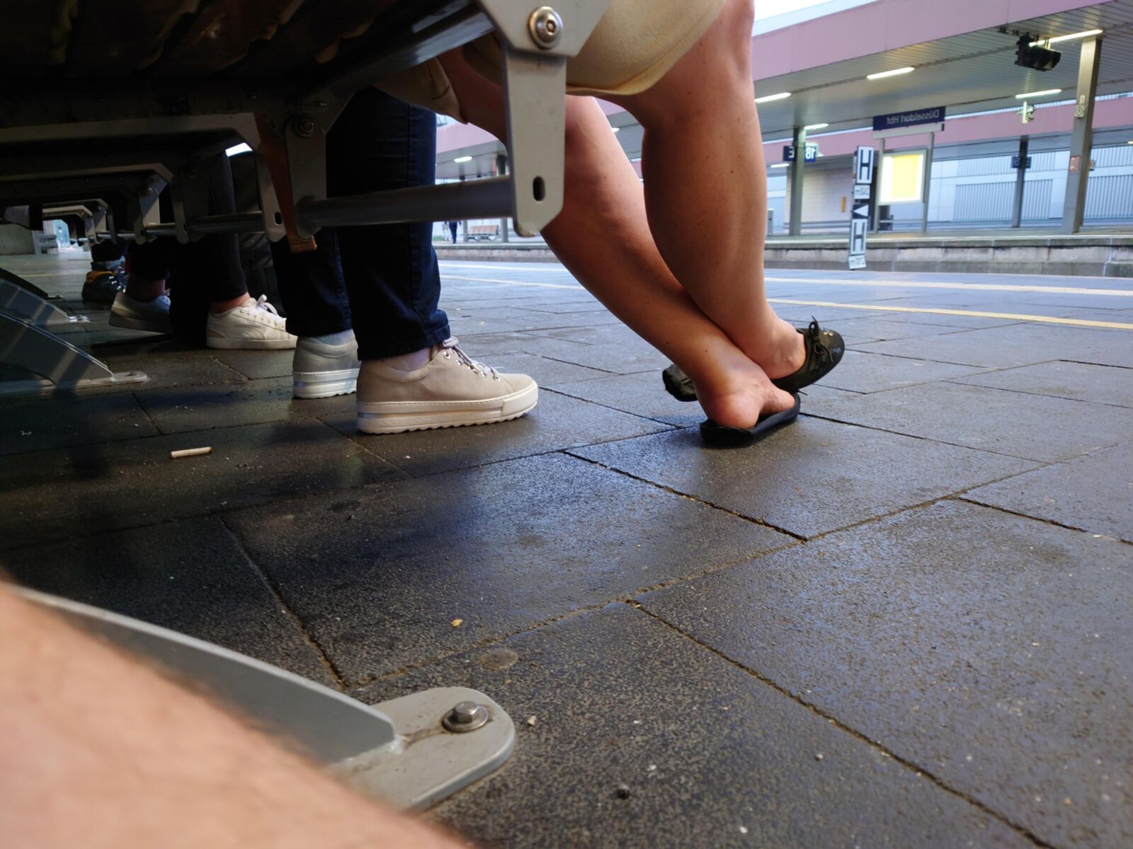 Shoeplay в разрушенных квартирах
