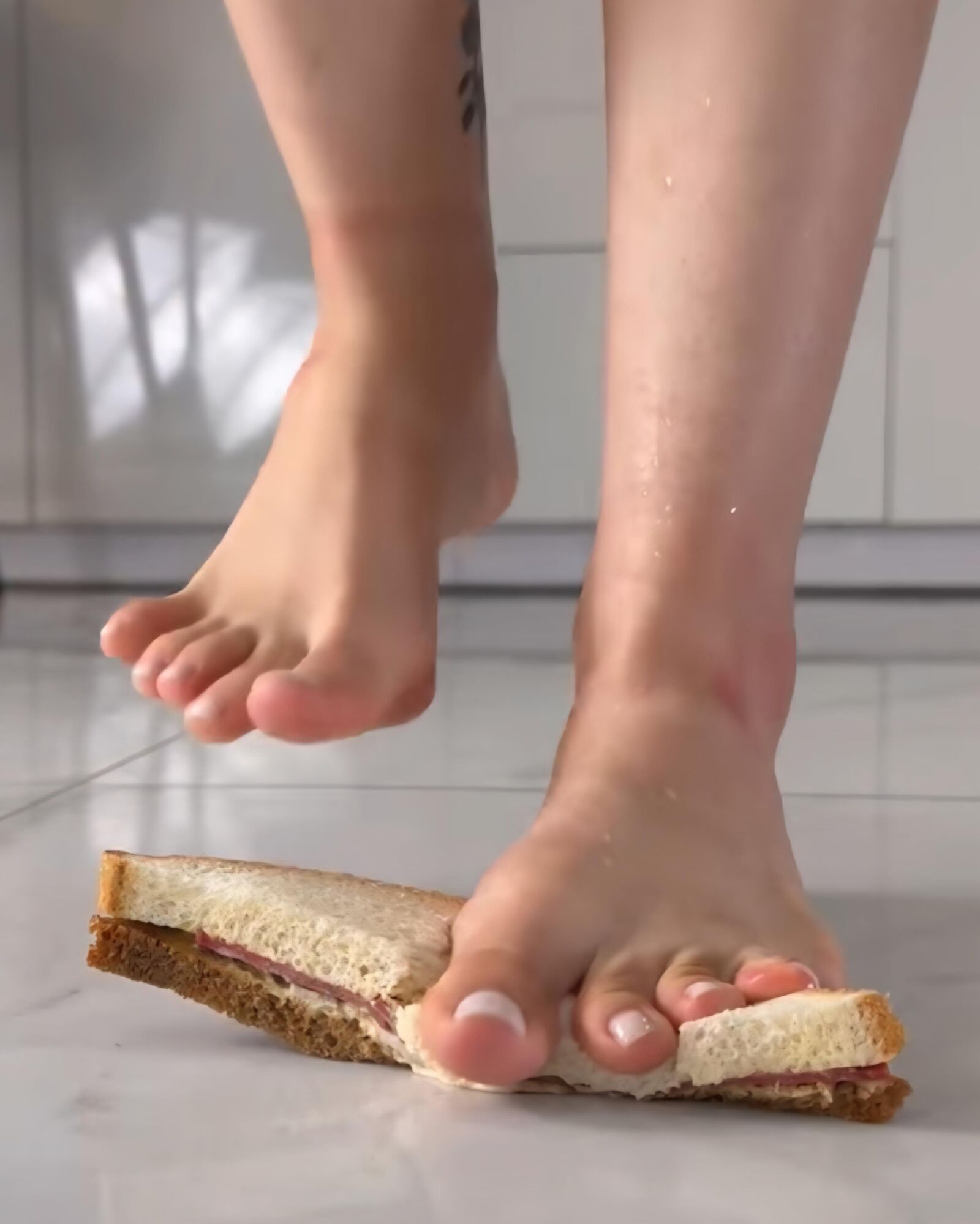 Füße und Essen