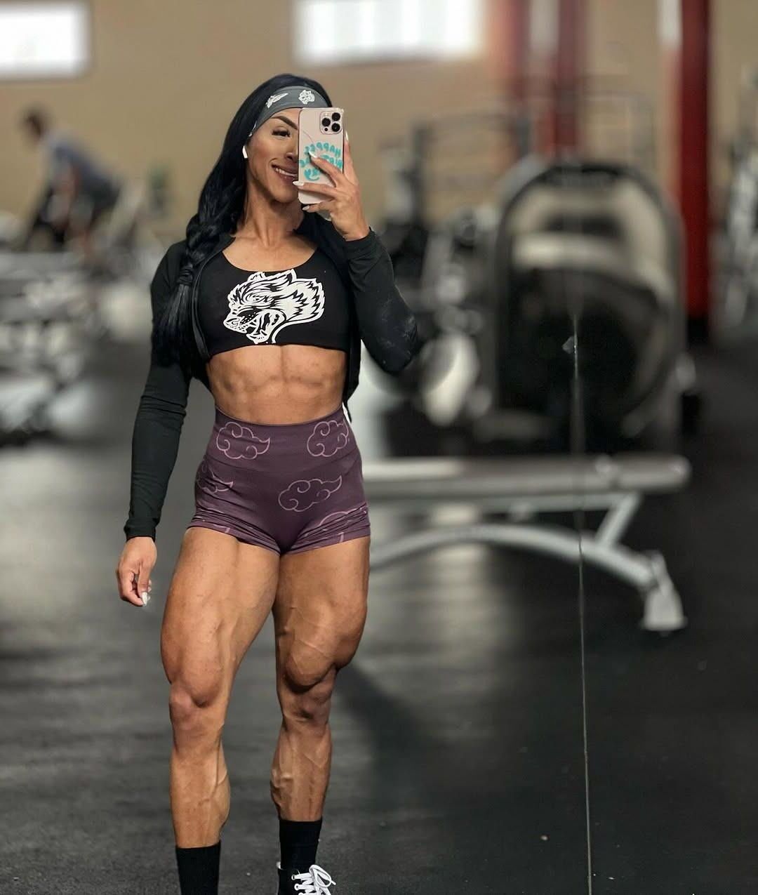 Victoria R