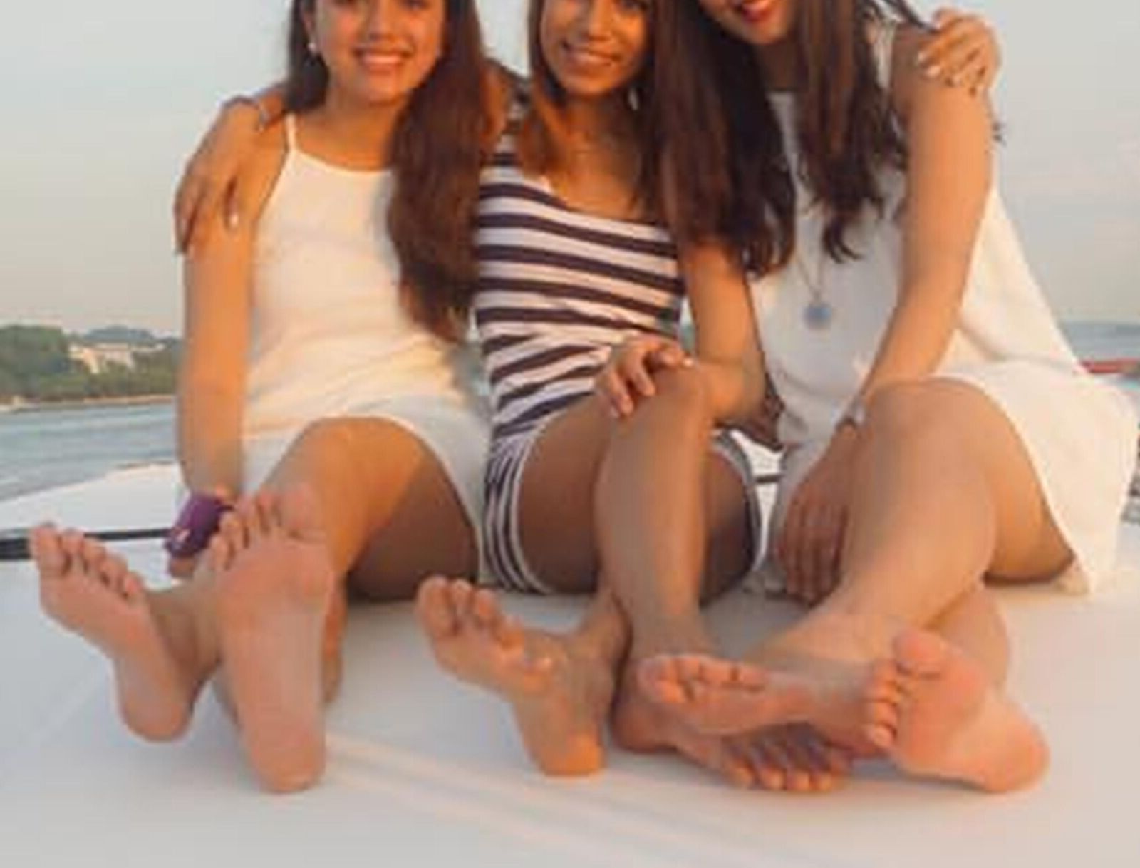 Piernas sexys y deliciosos muslos gruesos calientes