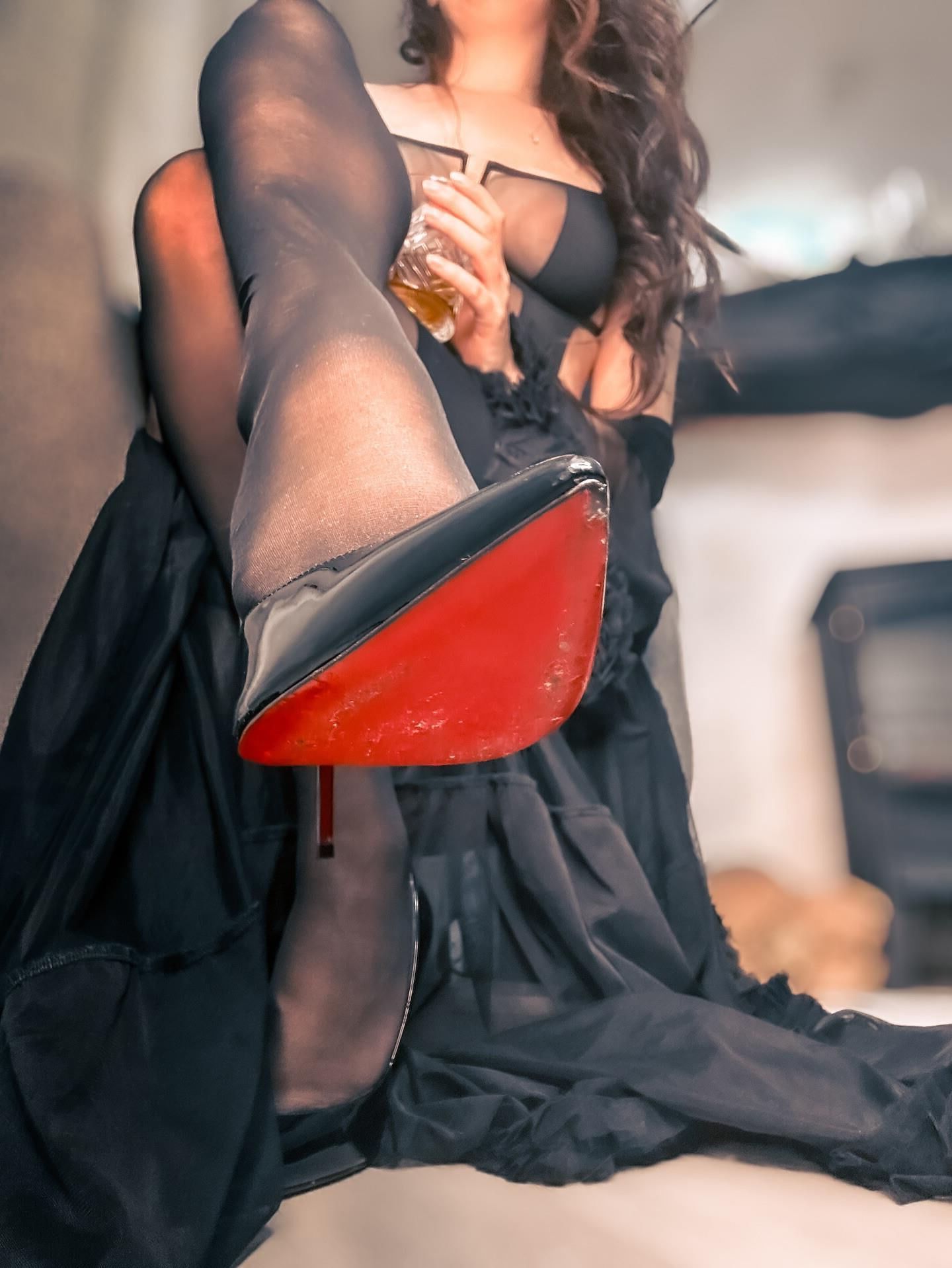 Veronica portant des bas couchés