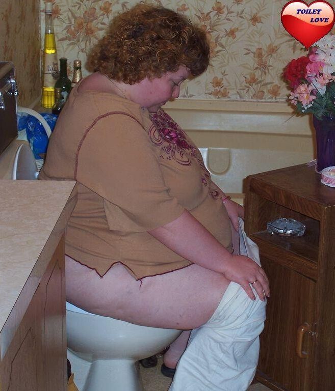 I WANT TO BE YOUR TOILET SLAVE