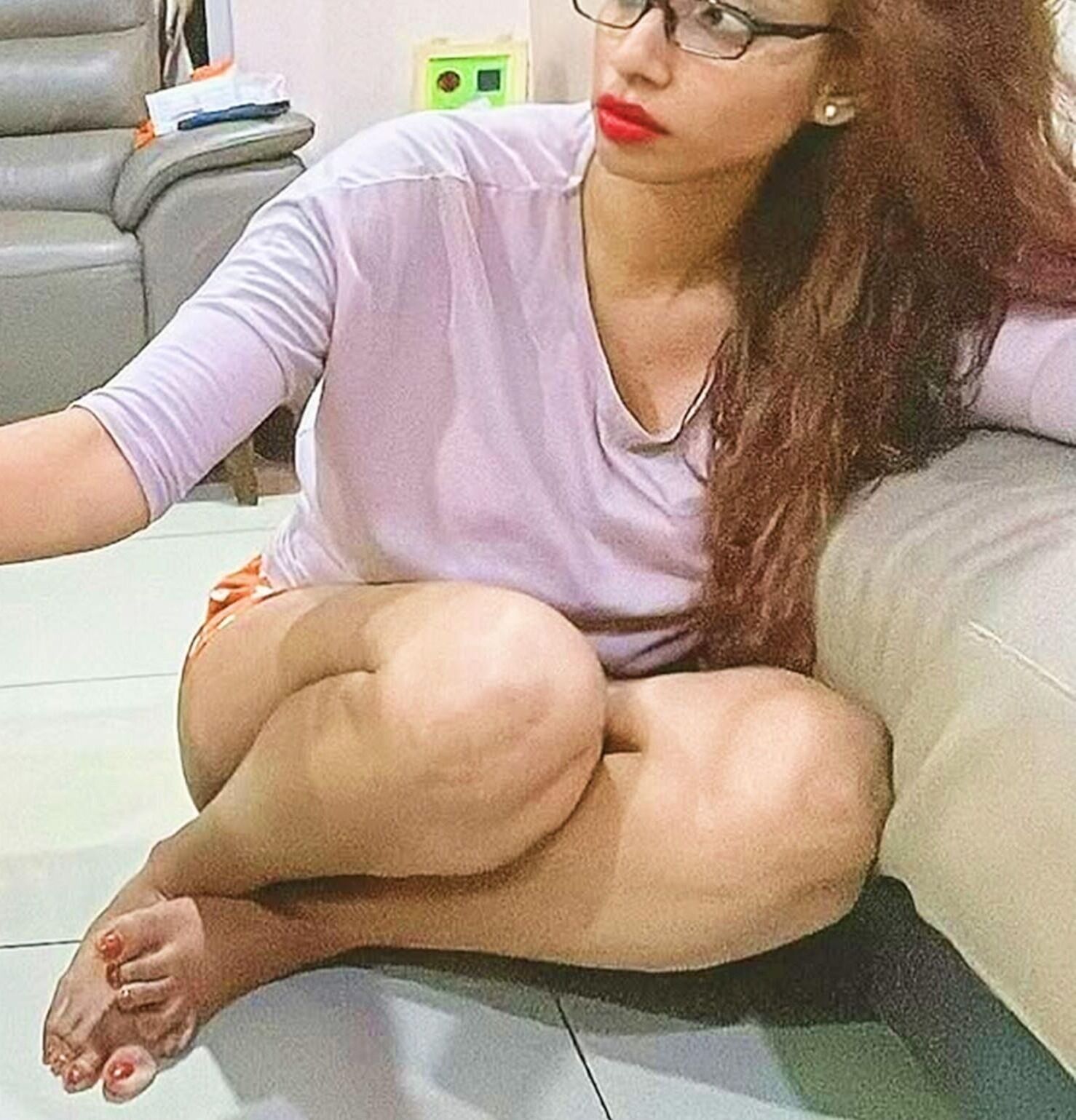 Hermosas piernas sexys con muslos gruesos y calientes