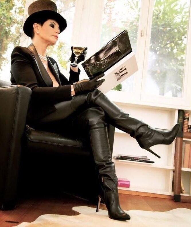 Mature Ladies to Adore 