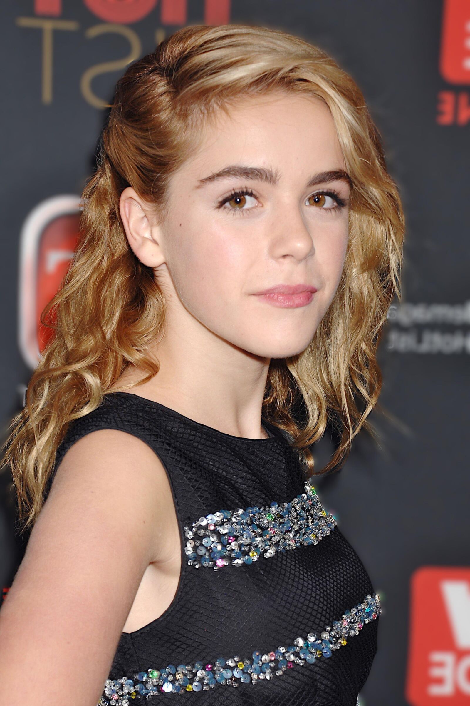 Celeb adolescente Kiernan Shipka, un enriquecimiento para cada parte posterior a la fiesta