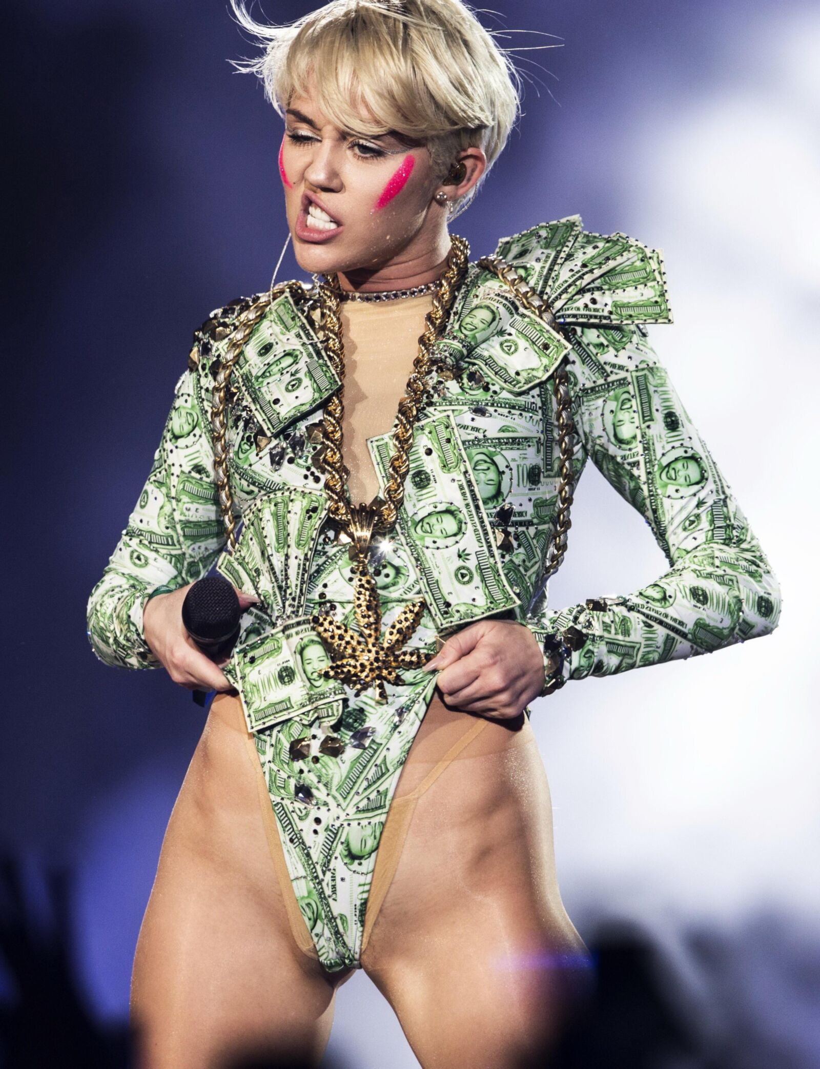 Miley Cyrus Best Nudes