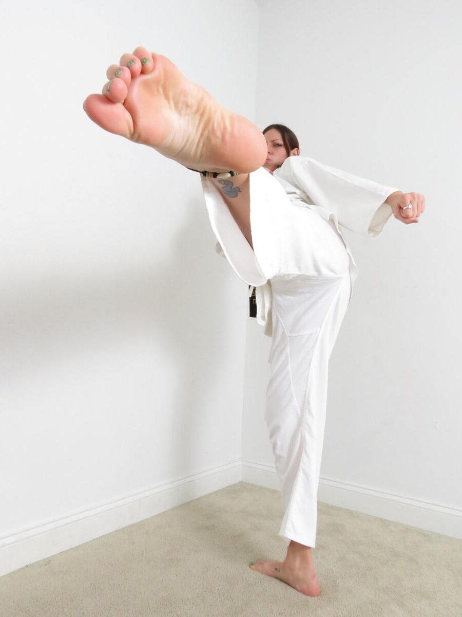 Vanessa Black Belt Giantess