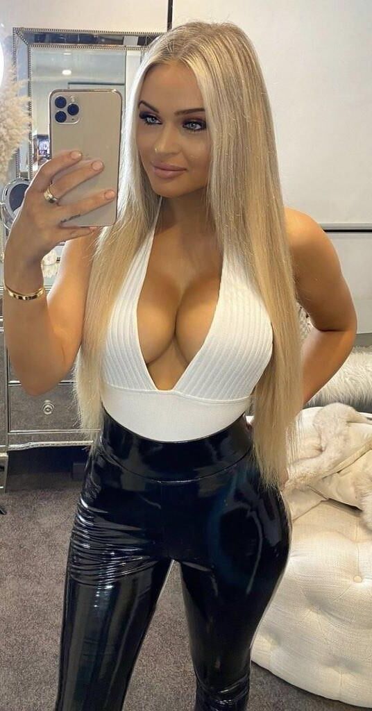 Sexy women in leather 