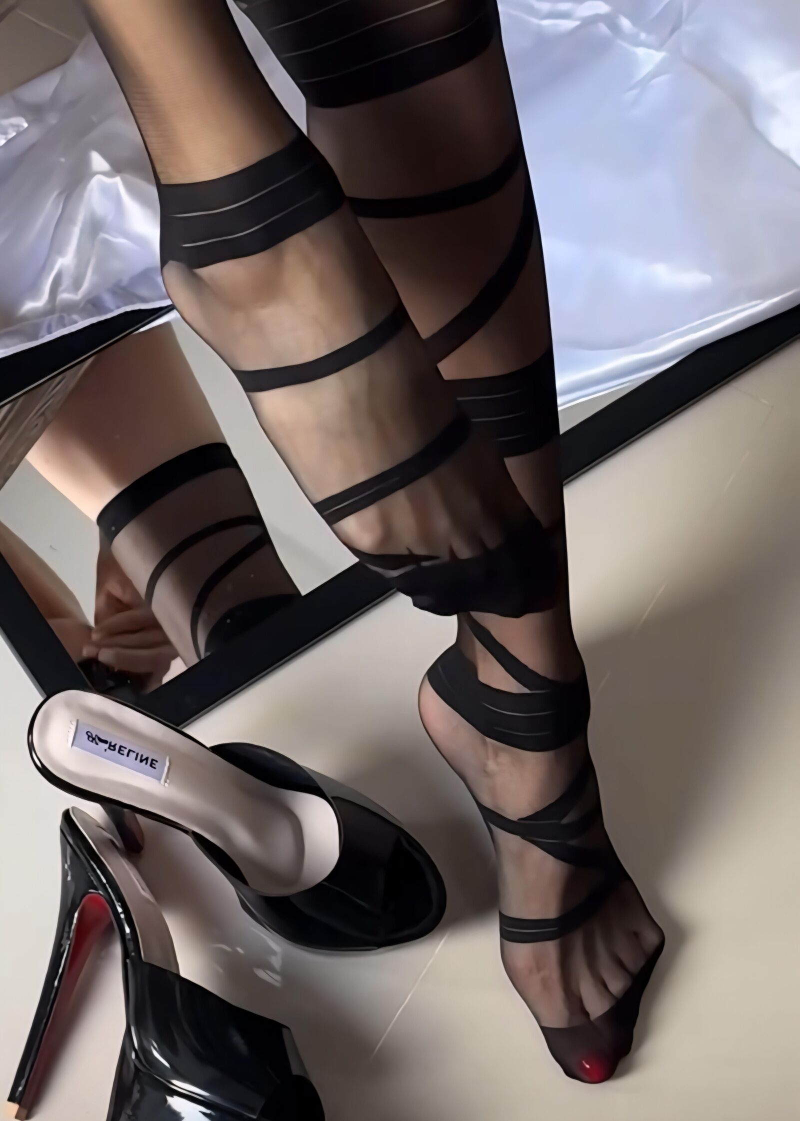 FEET SCHOES LEGS MIX 
