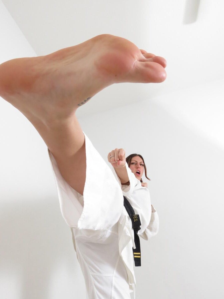 Vanessa Black Belt Giantess