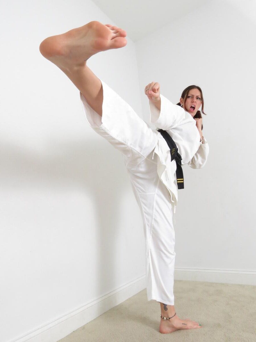 Vanessa Black Belt Giantess