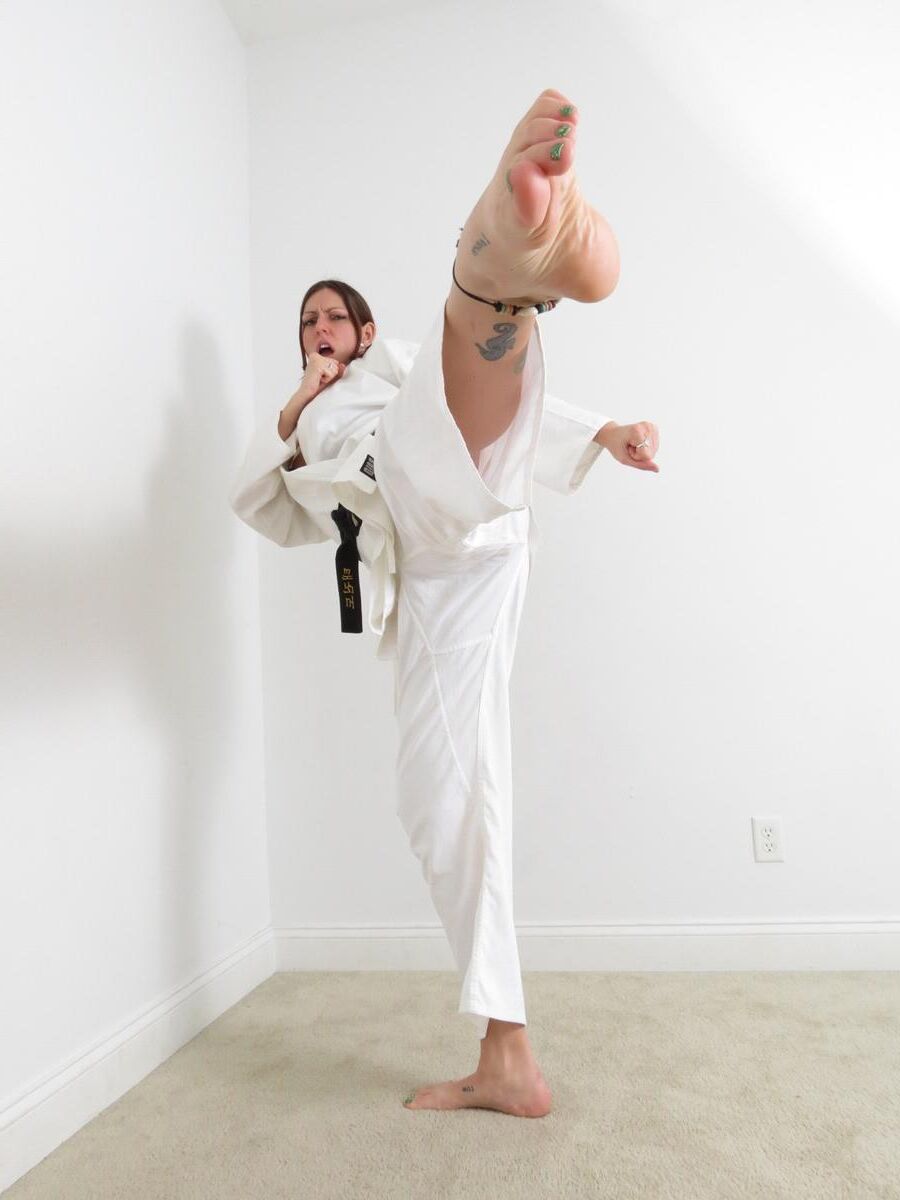 Vanessa Black Belt Giantess