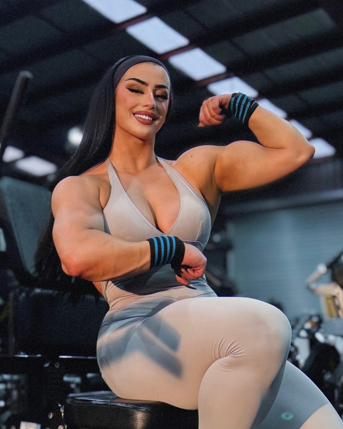Muscle Girls Thicc e poderoso