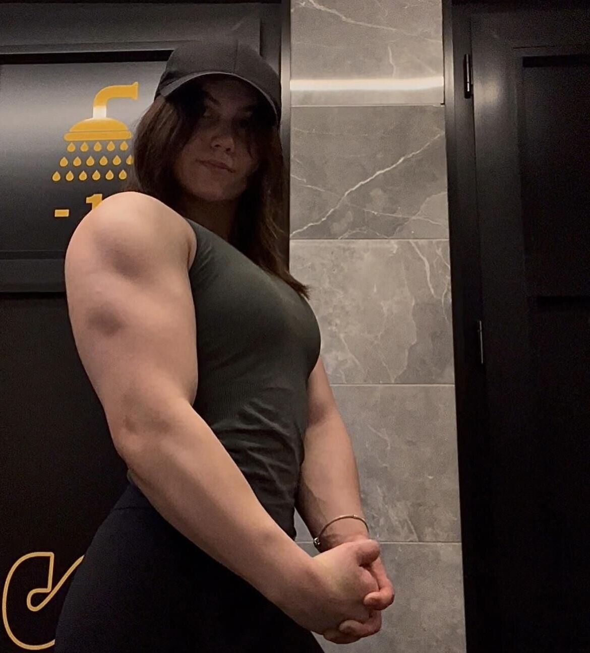 Muscle Girls Thicc e poderoso