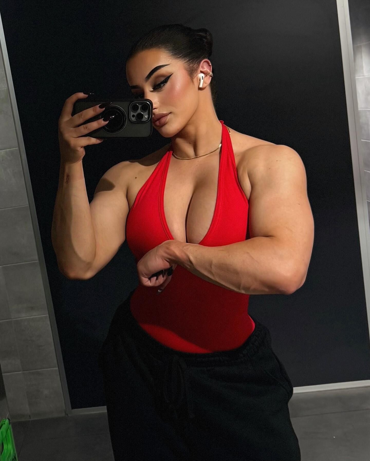Muscle Girls Thicc e poderoso