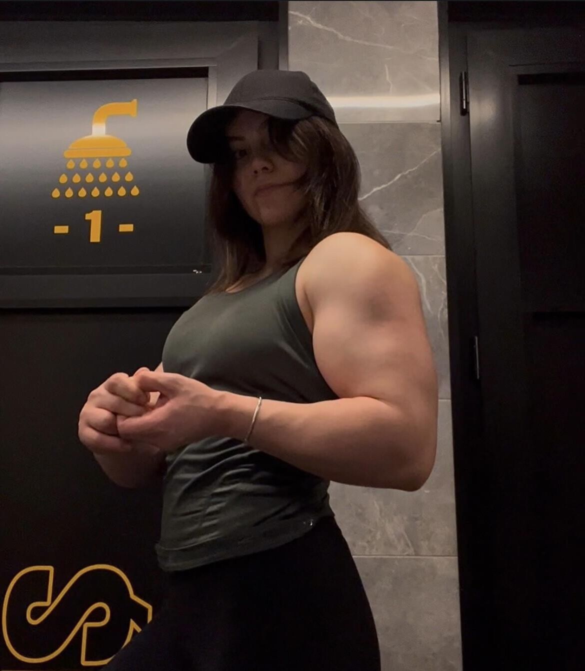 Muscle Girls Thicc e poderoso