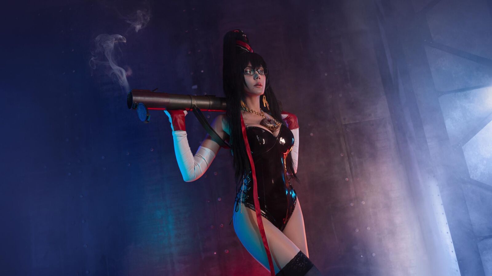 Pugoffka Bayonetta cosplay