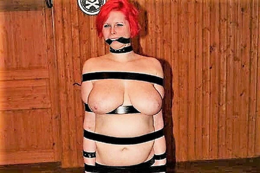 Big Tit Youngster em Bondage