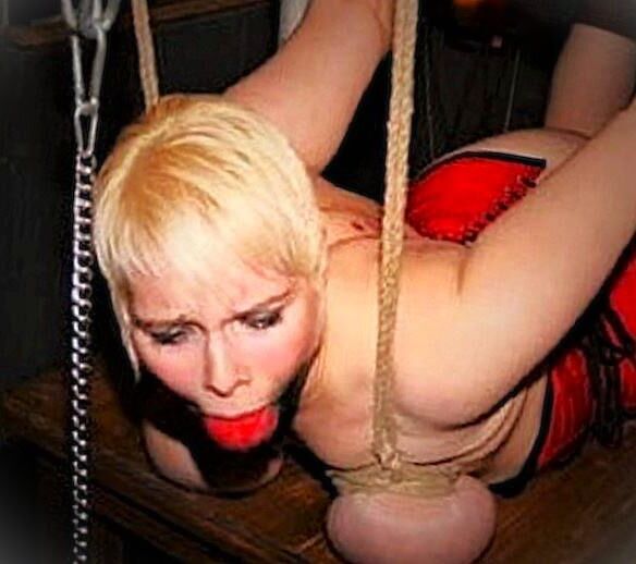 Big Tit Youngster em Bondage