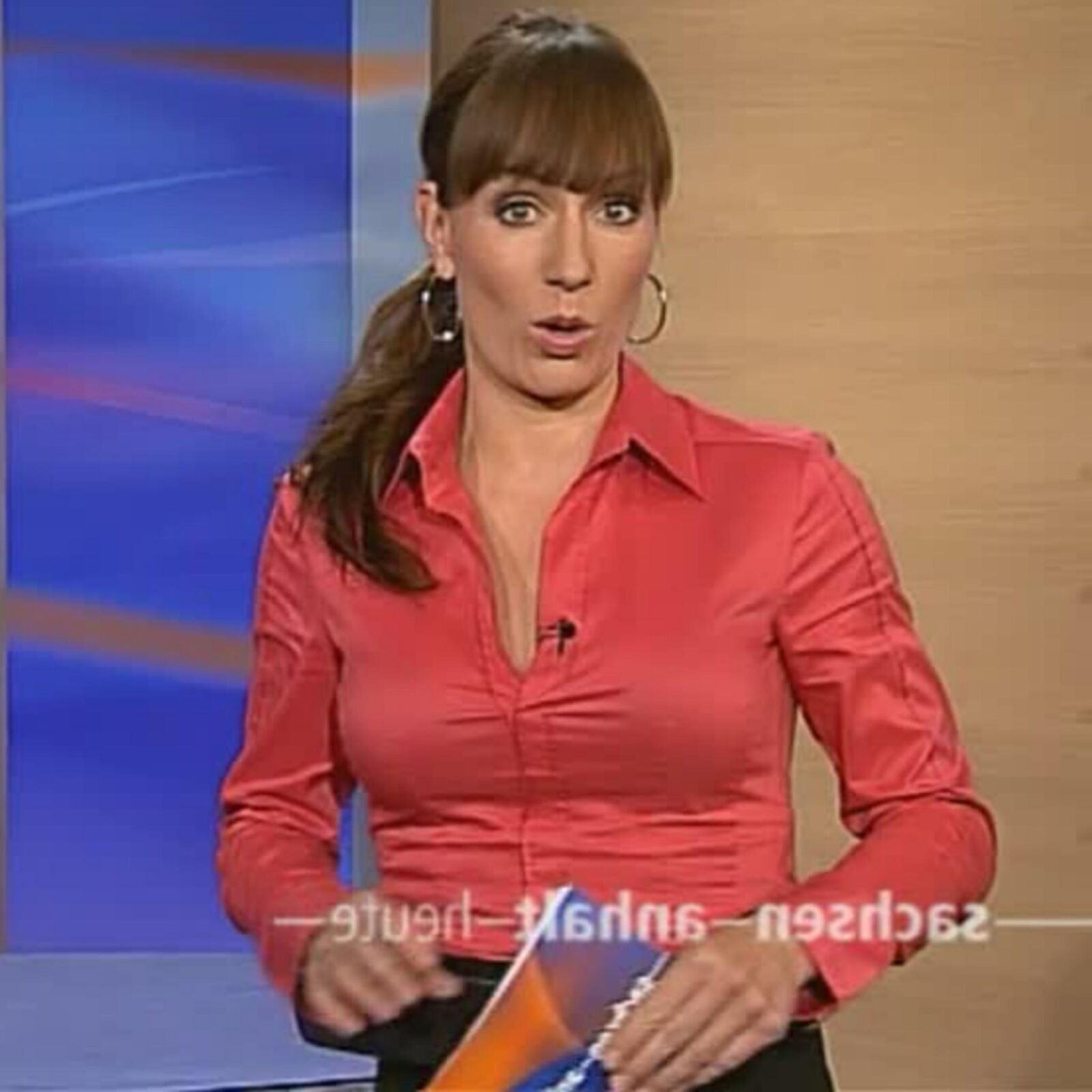 Susi B. Gez Edelhure in Feinenセクシーな衣装Zum Ficken！