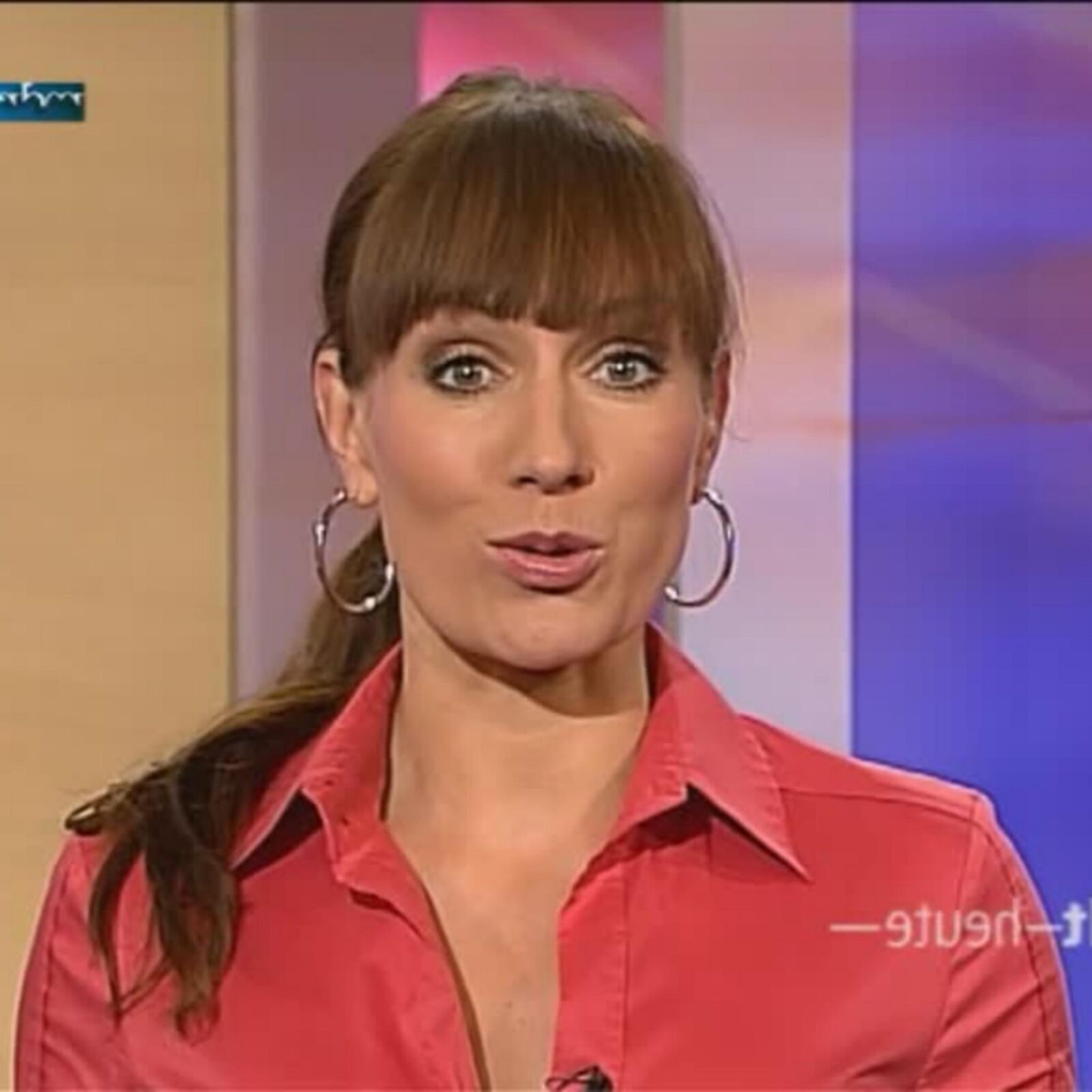 Susi B. Gez Edelhure in Feinenセクシーな衣装Zum Ficken！