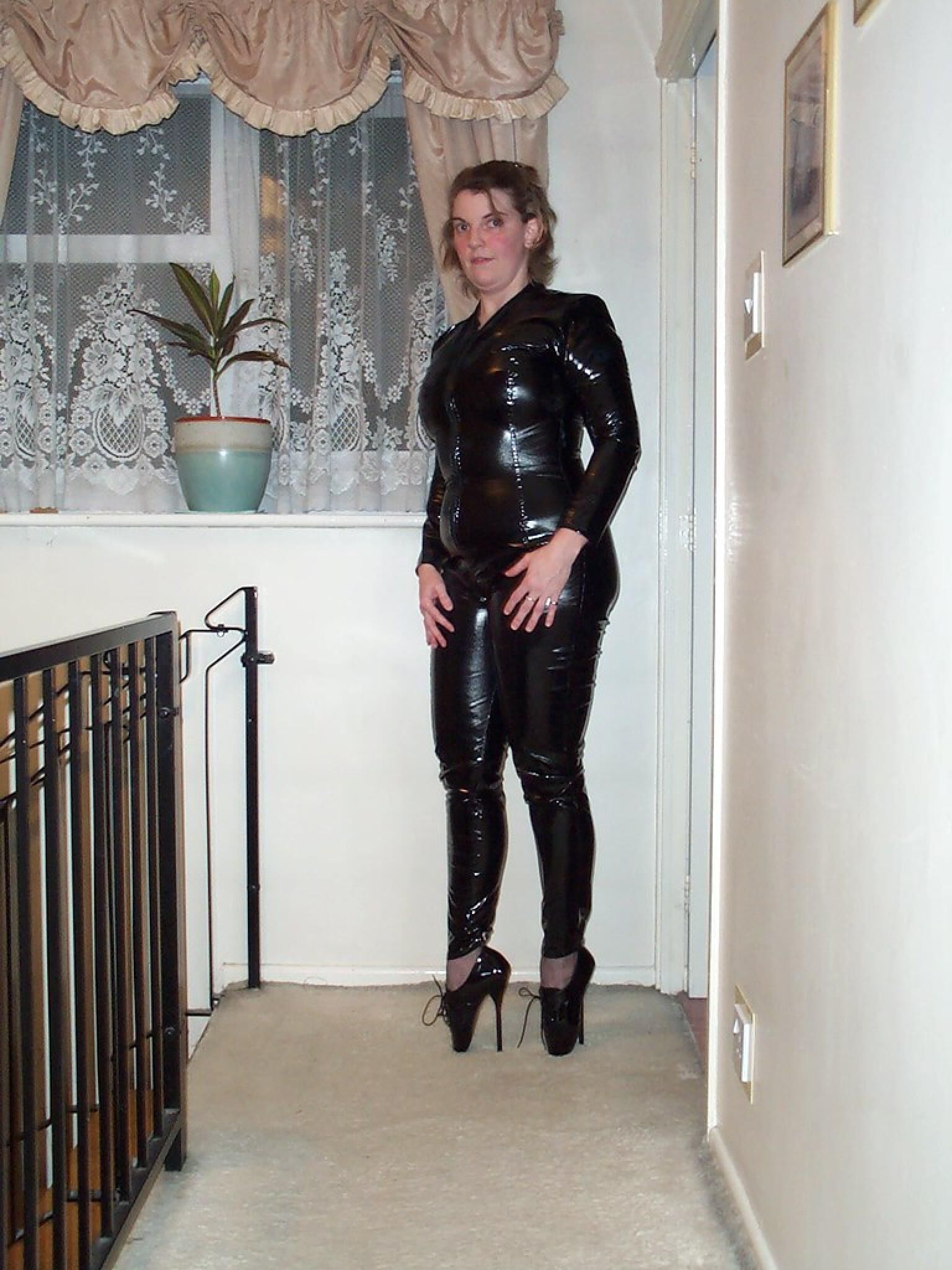 Latex Milf
