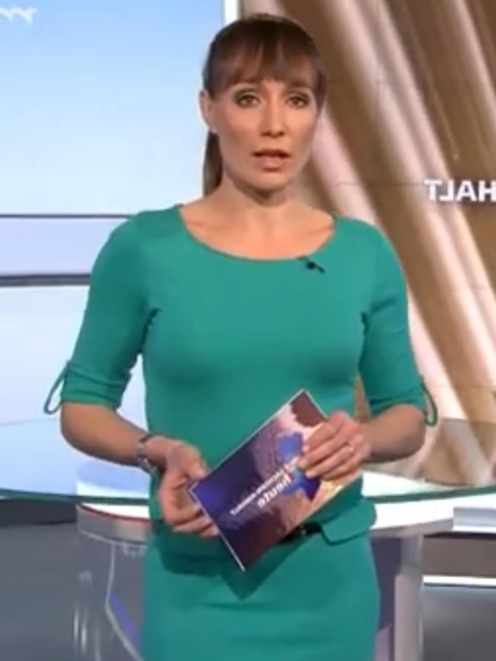 Susi B. Gez Edelhure in Feinenセクシーな衣装Zum Ficken！
