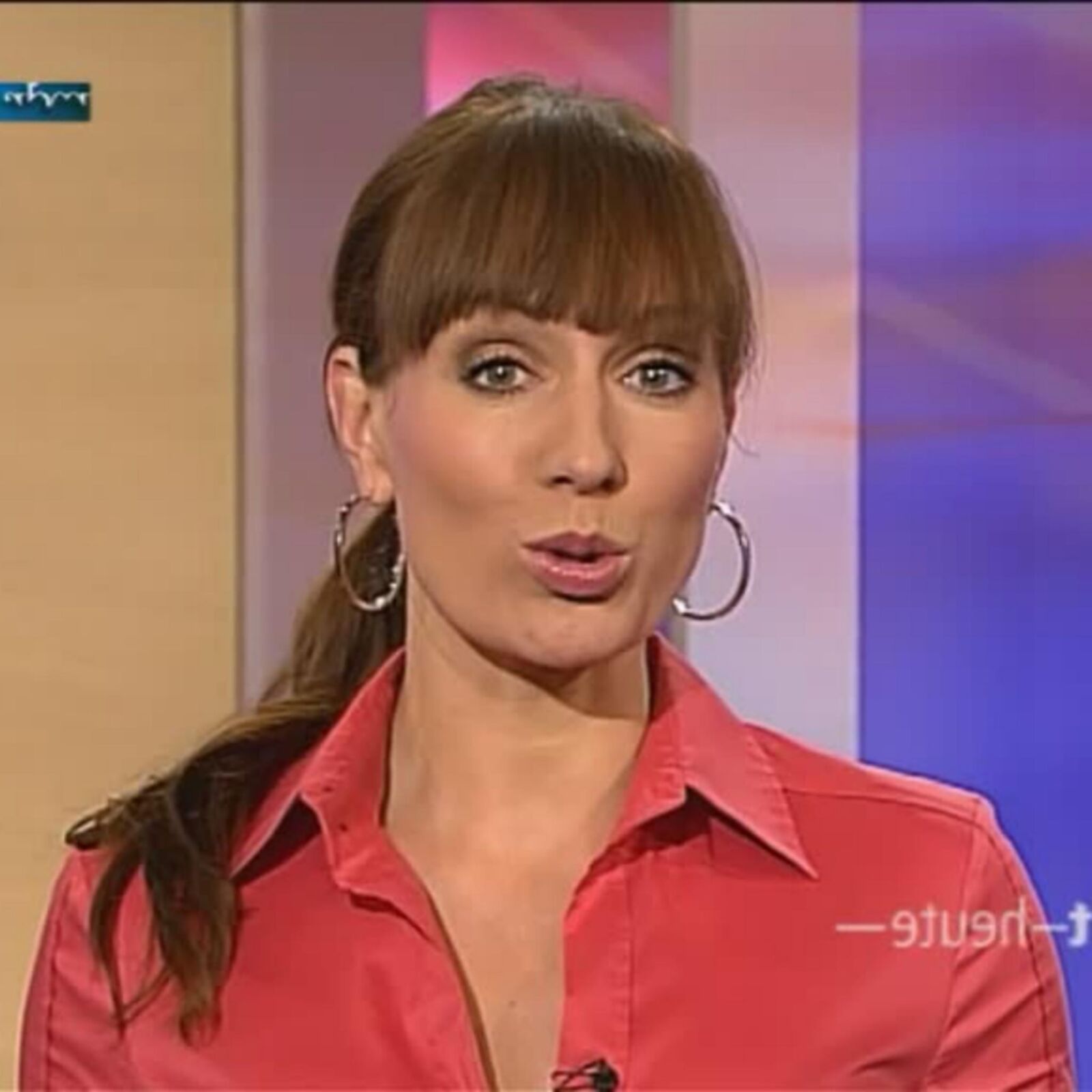 Susi B. Gez Edelhure in Feinenセクシーな衣装Zum Ficken！