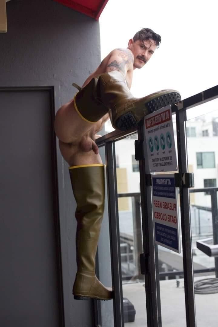 ウェーダーの汚い男性