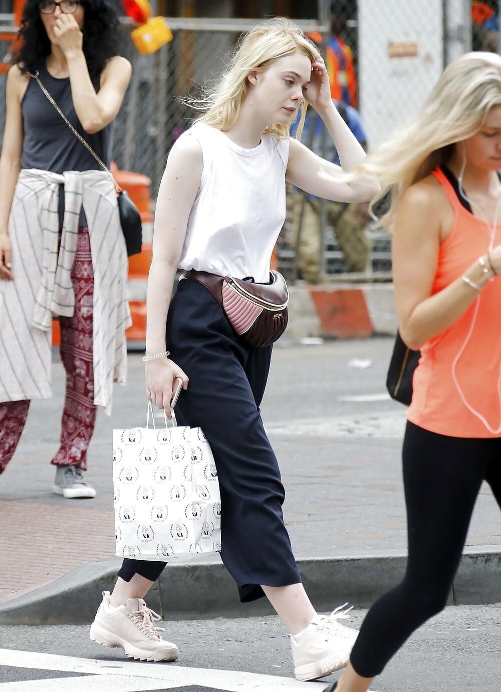 Braless 