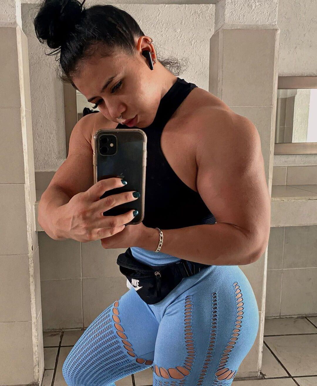 Fernanda R