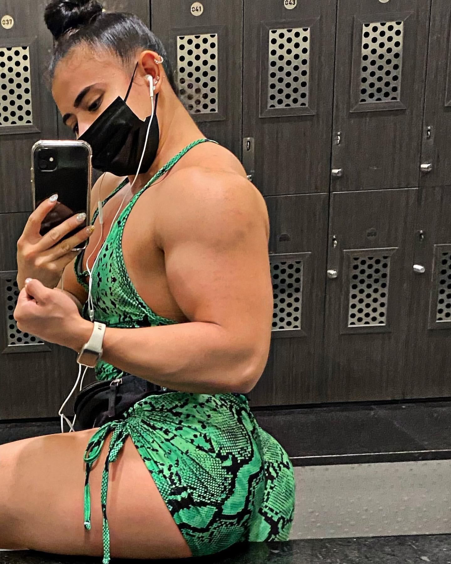 Fernanda R