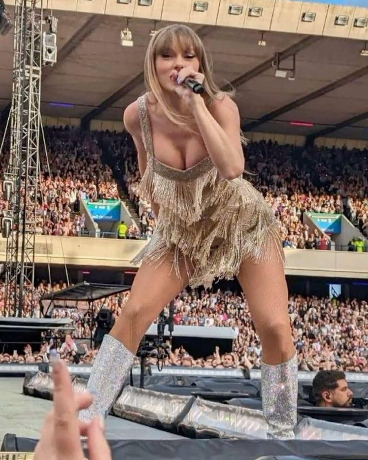 Taylor en botas