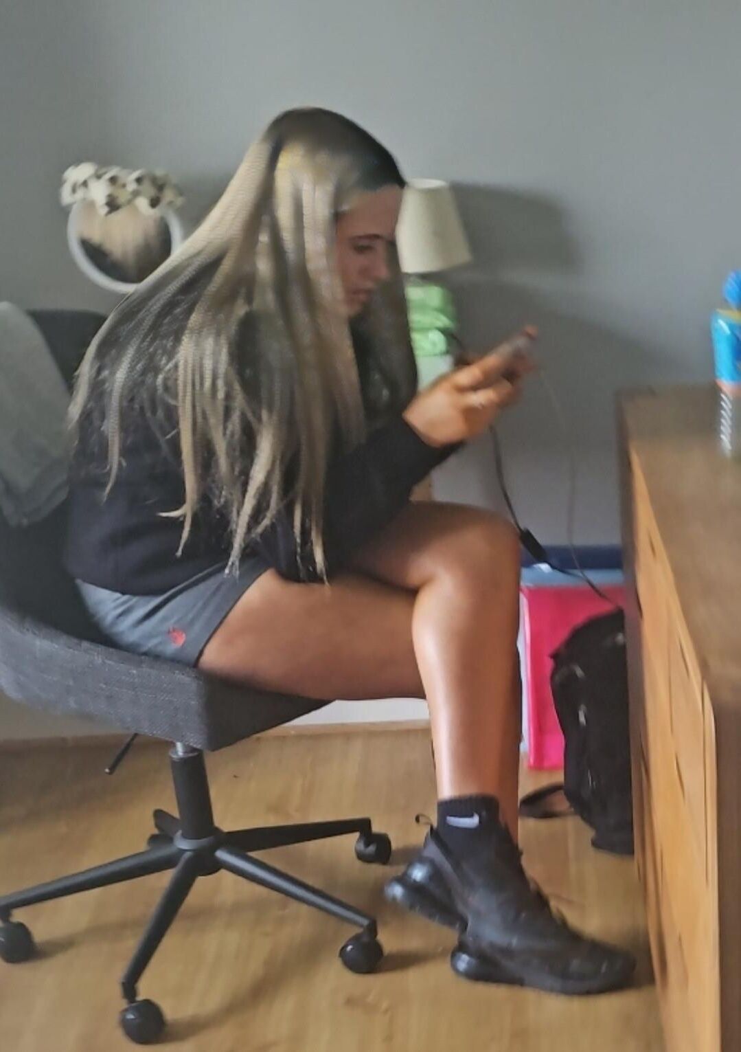 Las muñecas apretadas son solo jerkoff combustible wank