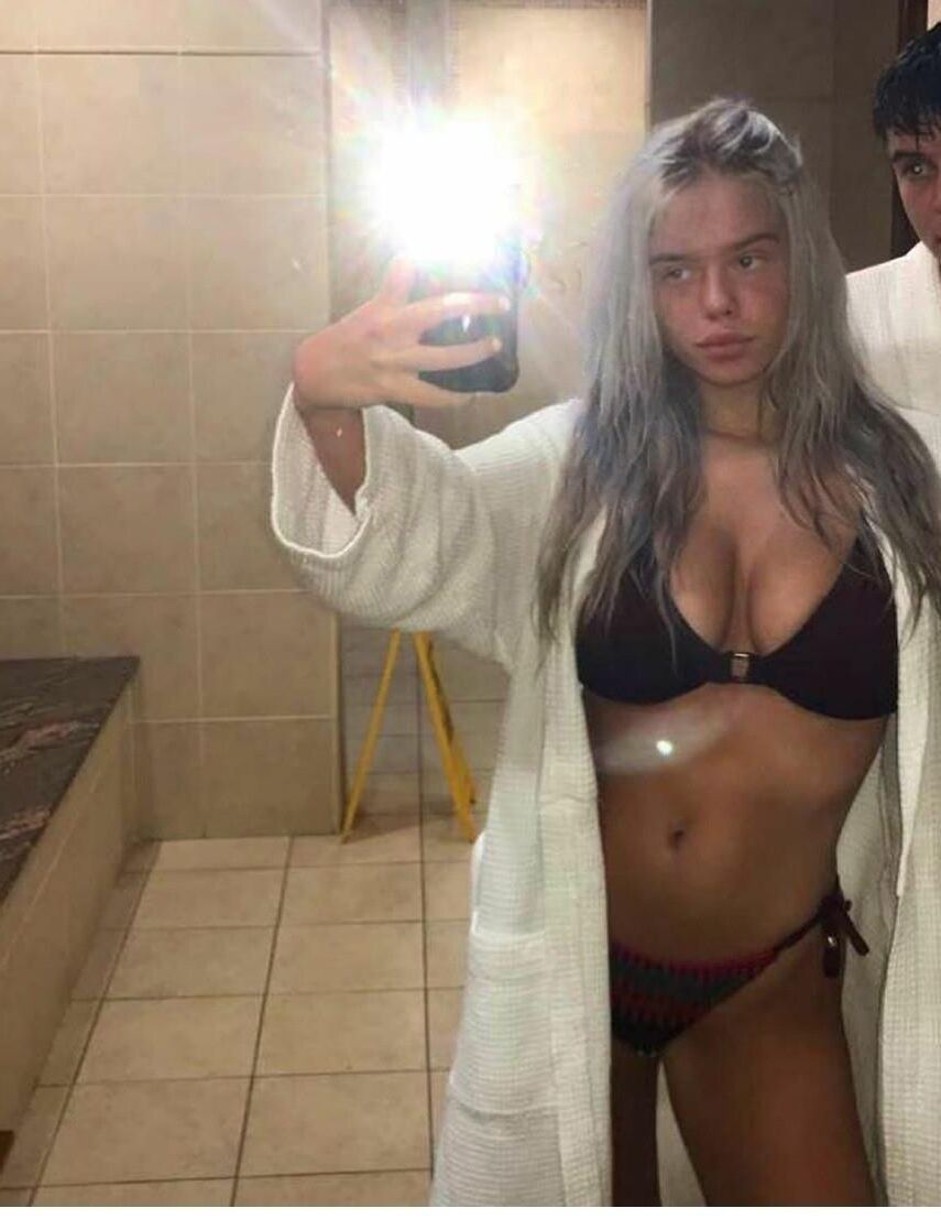 Las muñecas apretadas son solo jerkoff combustible wank