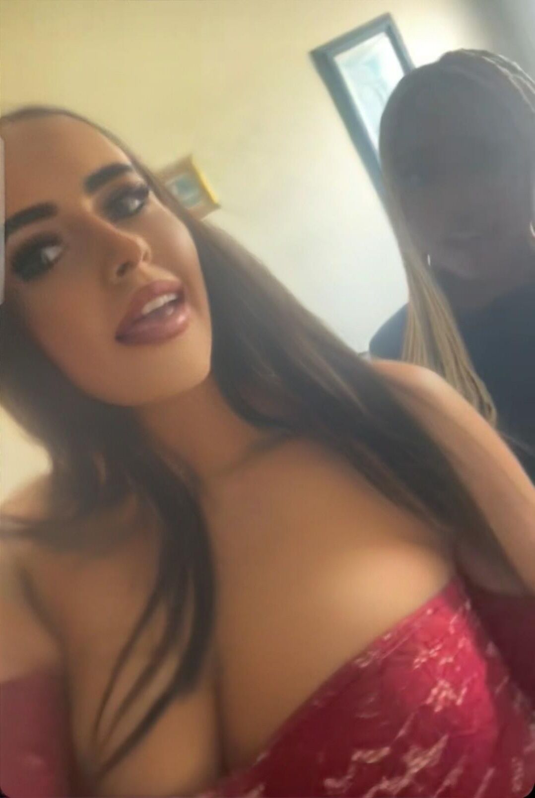Las muñecas apretadas son solo jerkoff combustible wank
