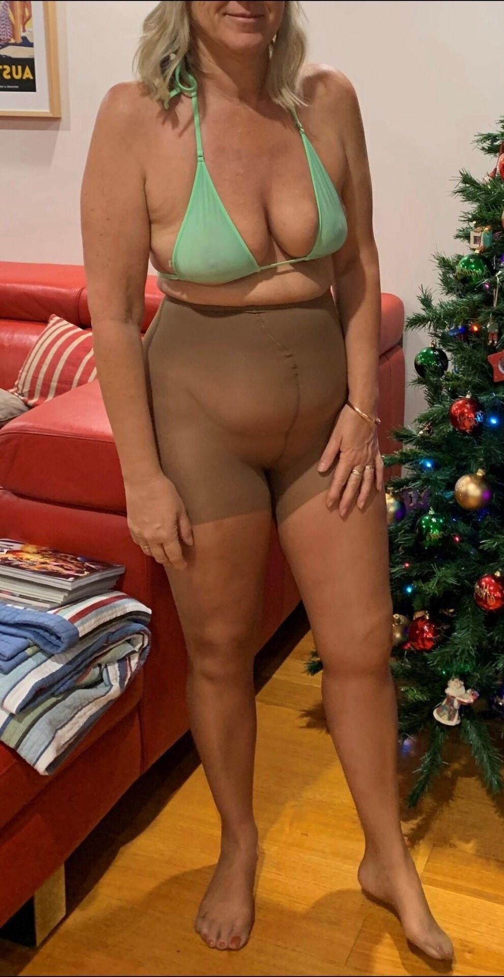 Milf Cindy con pantimedias