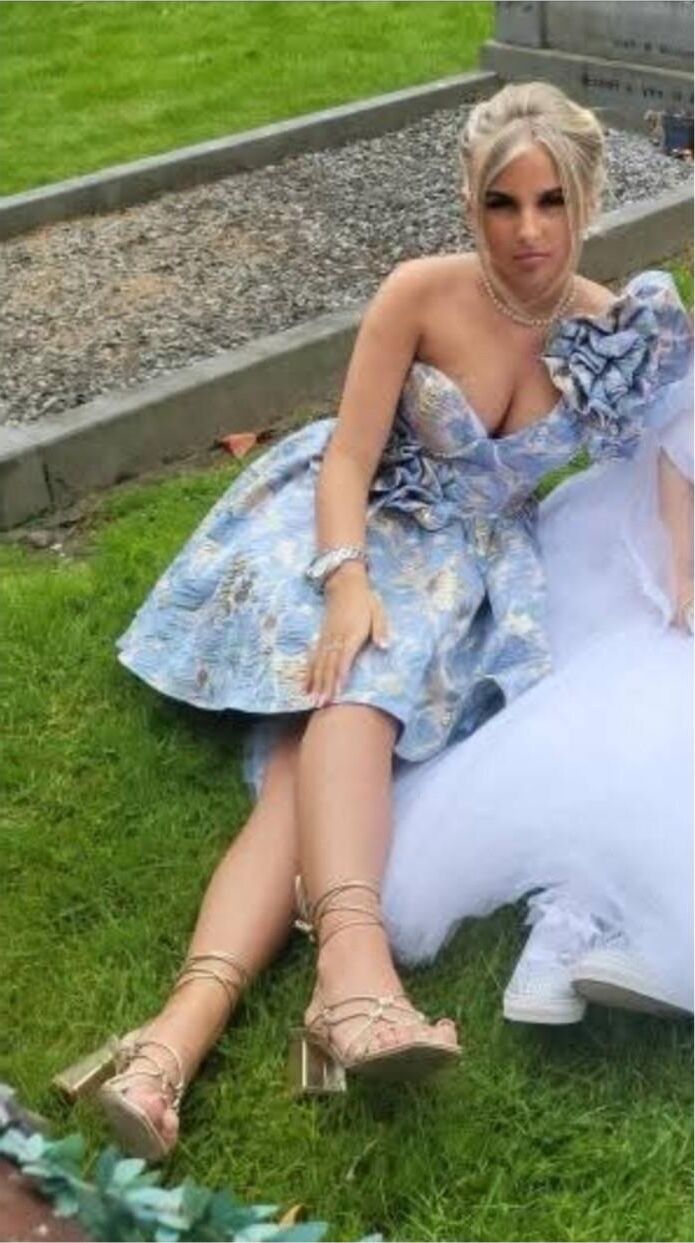 Mi ex hija de GF Abbie, una adolescente de Schoolie, está listo