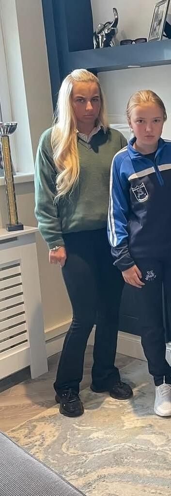 Mi ex hija de GF Abbie, una adolescente de Schoolie, está listo
