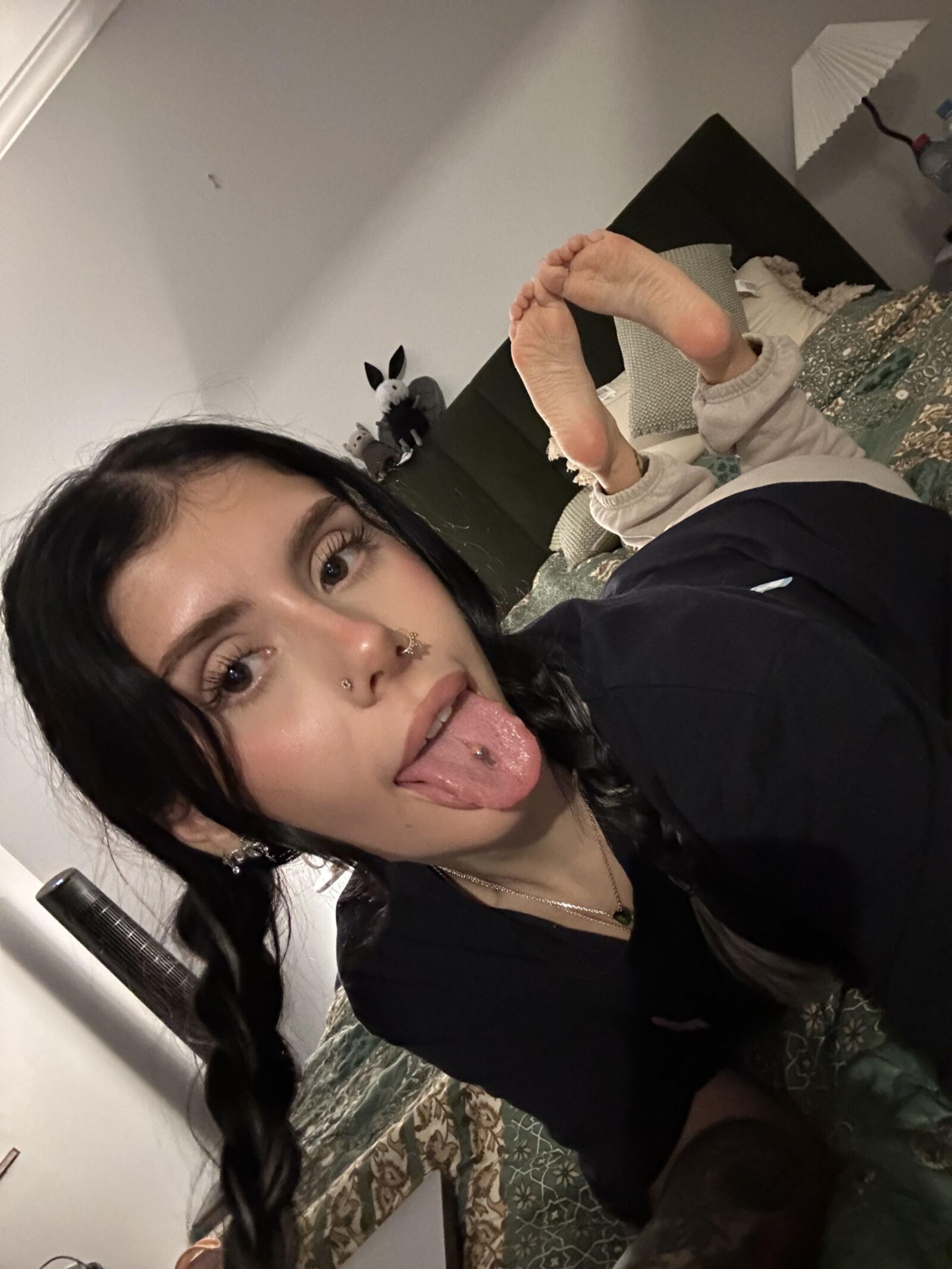 Lilymn Queen of the Pose