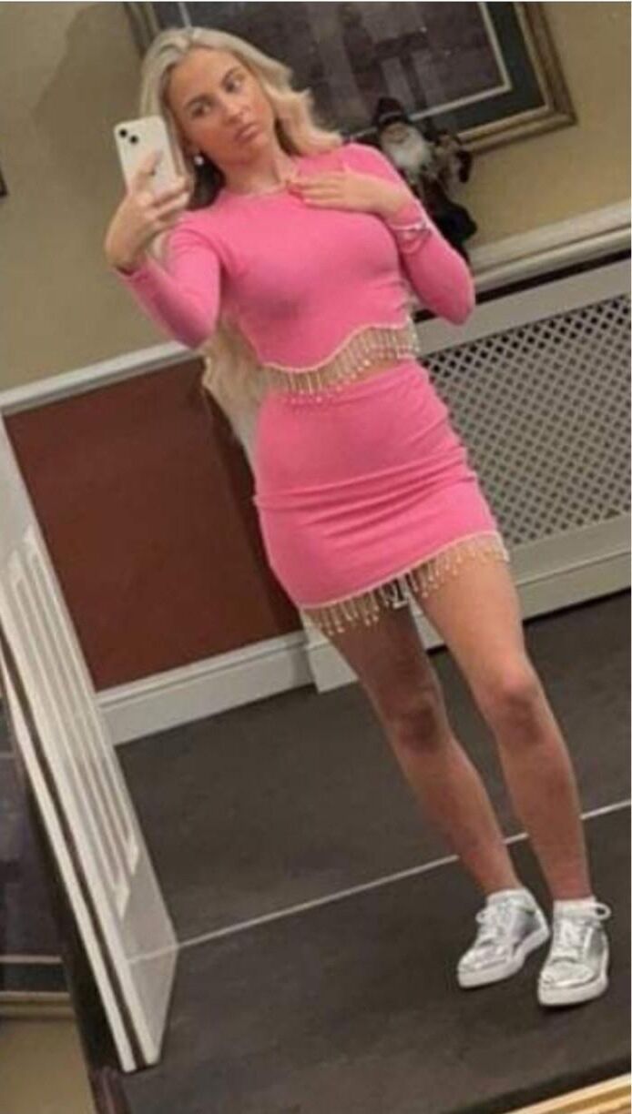 Mi ex hija de GF Abbie, una adolescente de Schoolie, está listo
