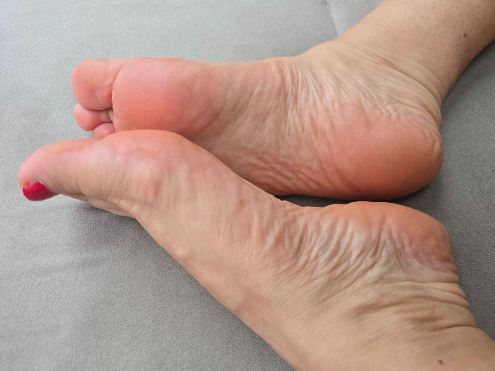 wife's feet