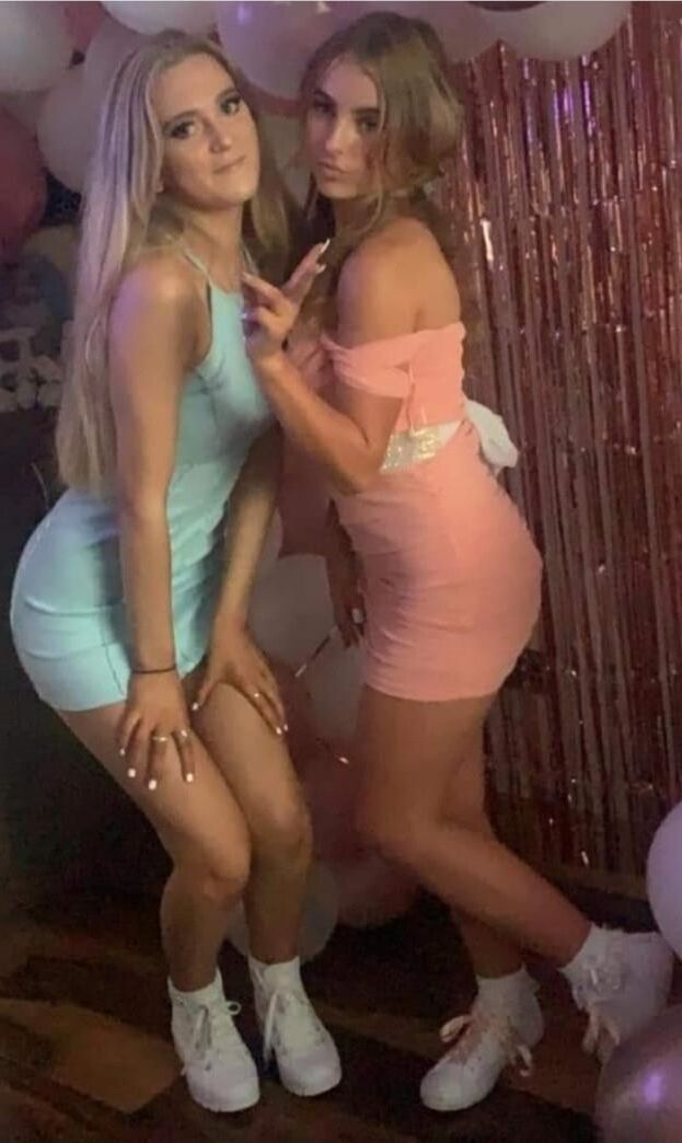 Mi ex hija de GF Abbie, una adolescente de Schoolie, está listo