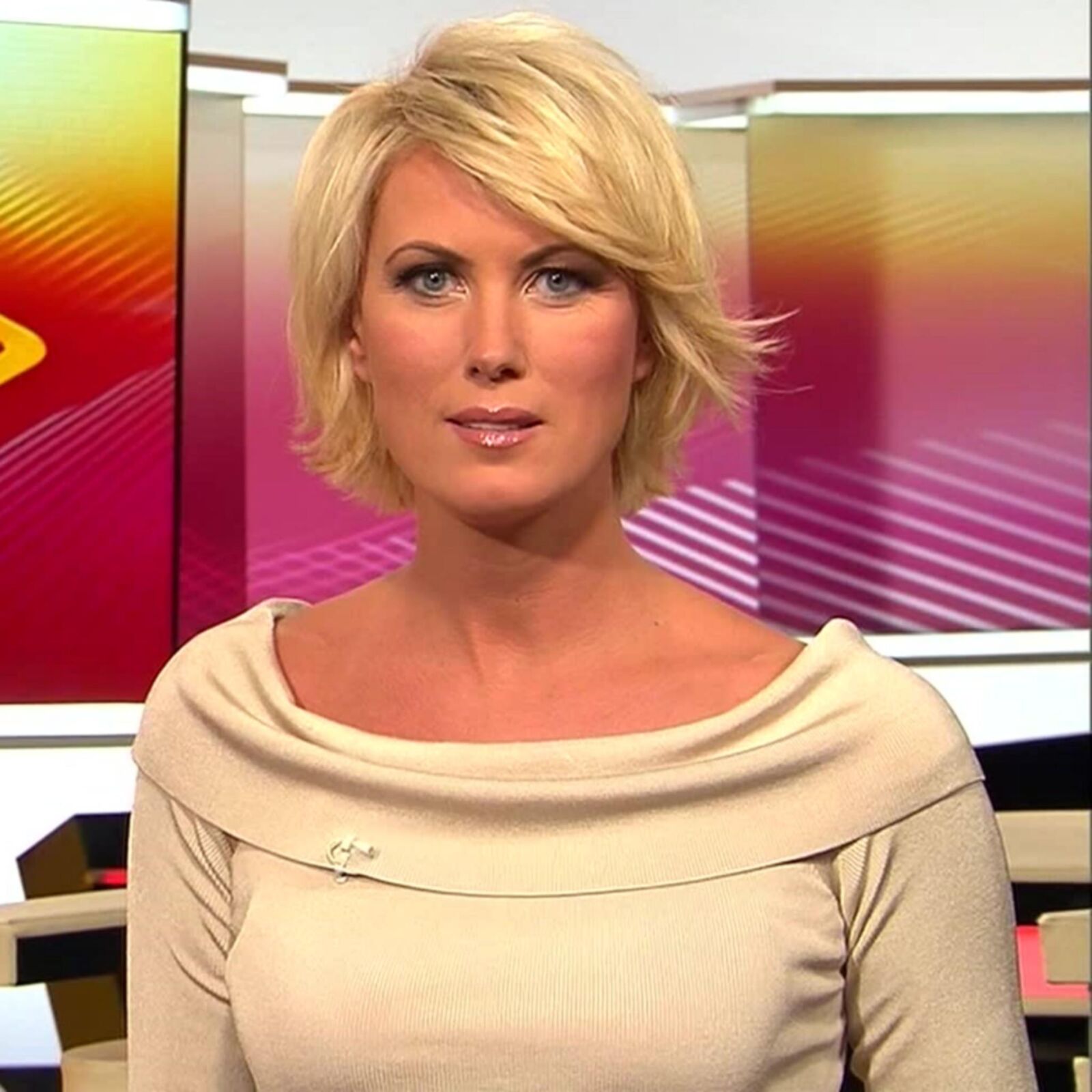 Kamilla S. Geile Gez Edelhureセクシーな衣装のZum Ficken！
