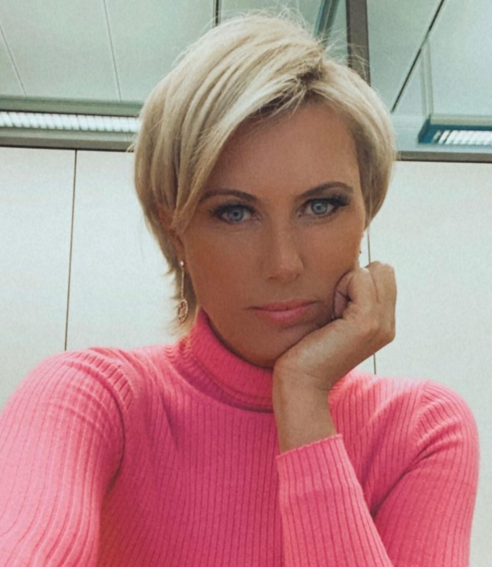 Kamilla S. Geile Gez Edelhureセクシーな衣装のZum Ficken！