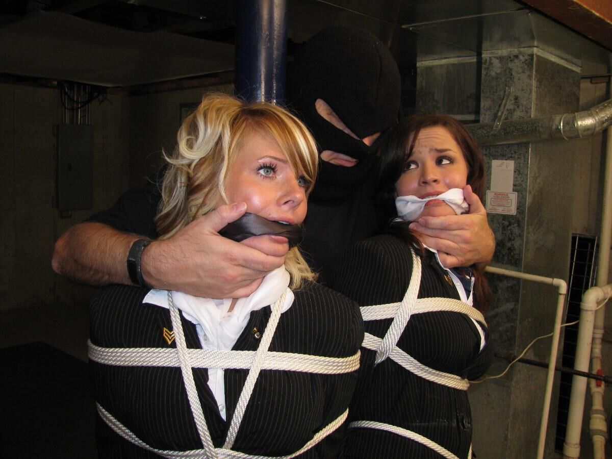 AESのJennipher Jordan、「Cleaver to To Cleaver」（Cleave Gagged）