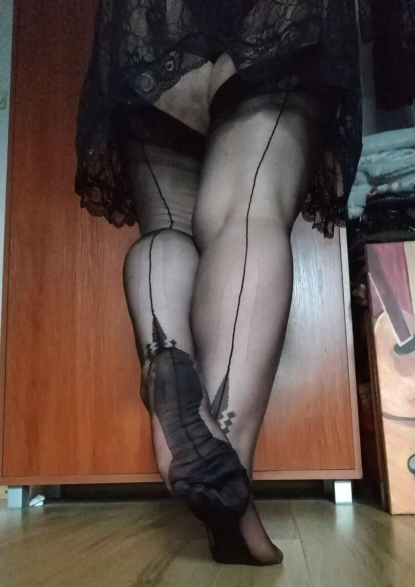 FFS Pernas e pés vestidos