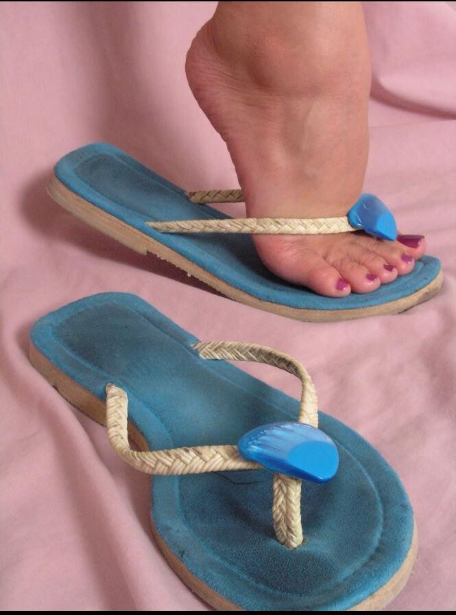 足が熱