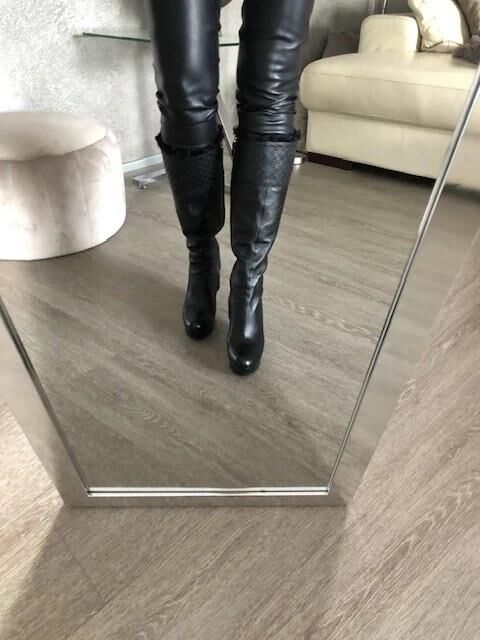 FAP用の靴付きの足