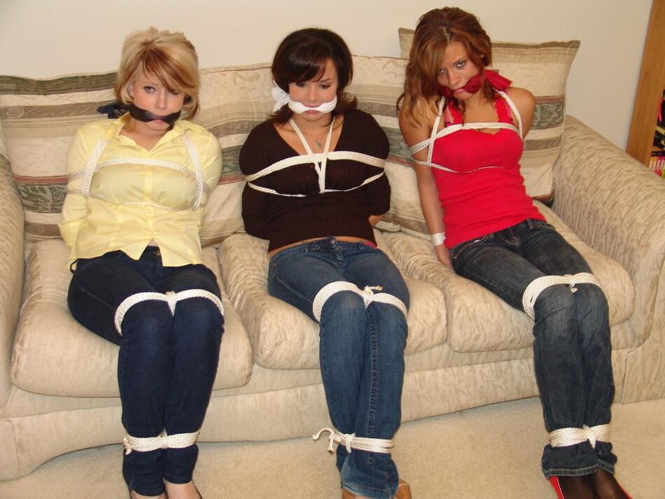 AESのJennipher Jordan、「Cleaver to To Cleaver」（Cleave Gagged）